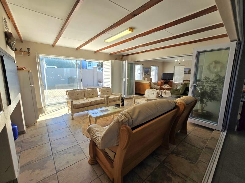 3 Bedroom Property for Sale in Britannia Bay Western Cape